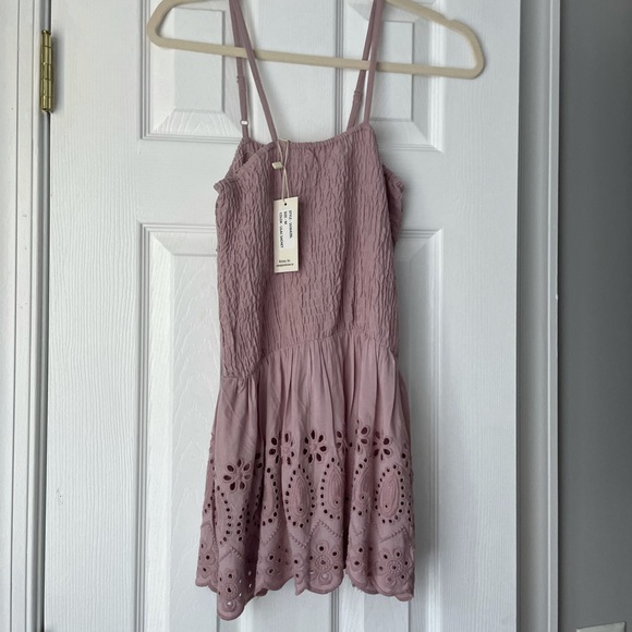 Sim & Sam Sleeveless Lilac Top Eyelet Blouse Size Medium - Picture 5 of 7